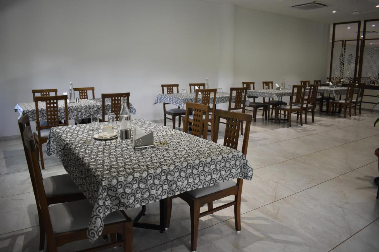 Shilpi Hill Resort Saputara Ngoại thất bức ảnh