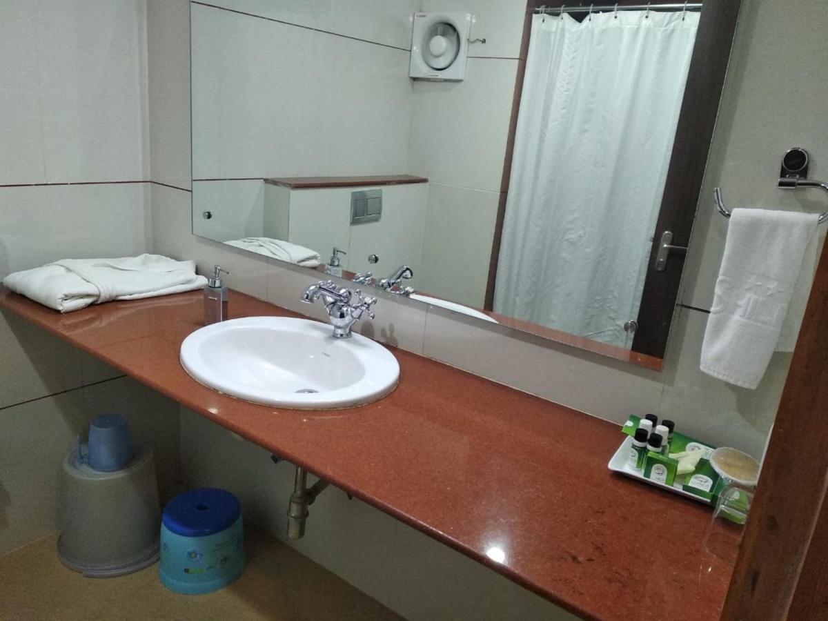 Shilpi Hill Resort Saputara Ngoại thất bức ảnh