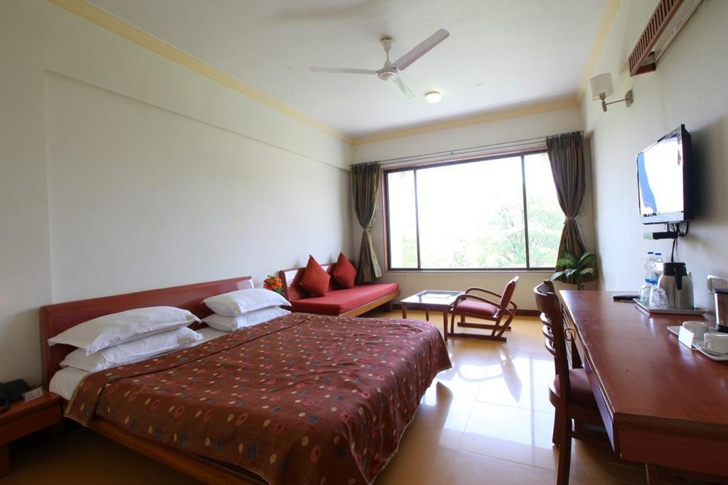 Shilpi Hill Resort Saputara Phòng bức ảnh