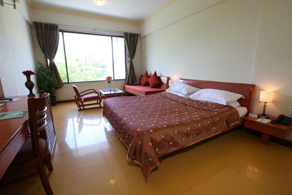 Shilpi Hill Resort Saputara Phòng bức ảnh